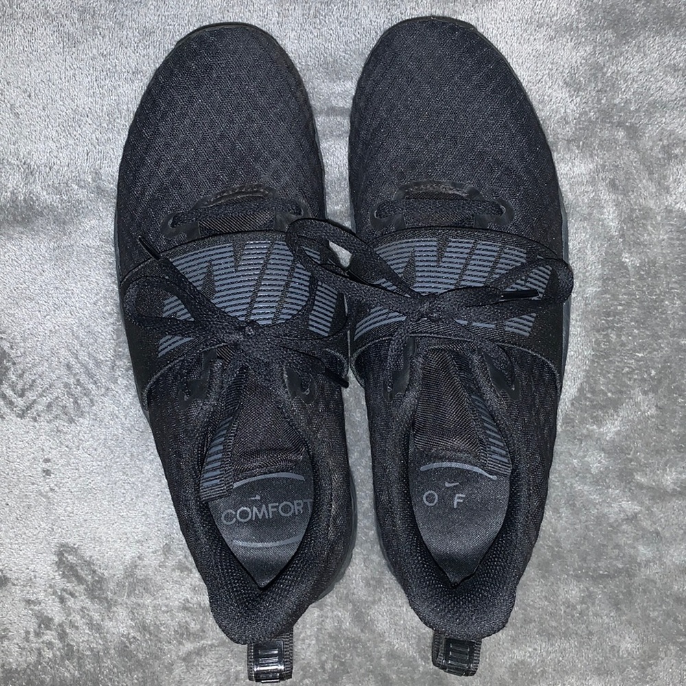 Black Nike Sneakers